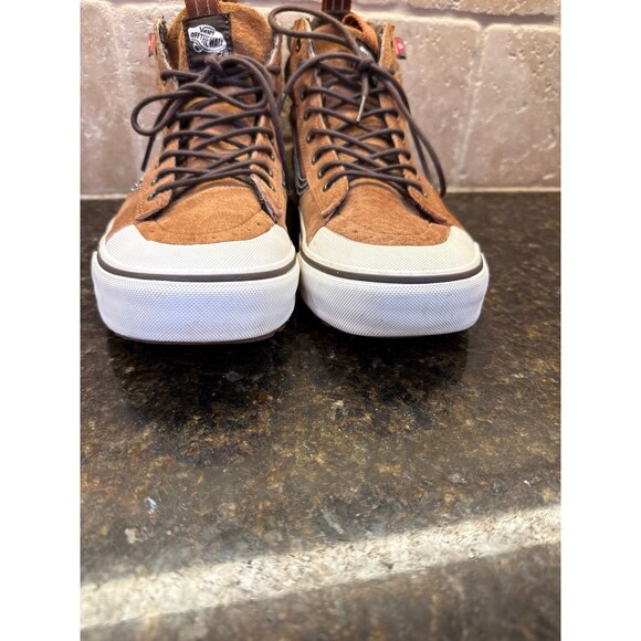 Vans Sk8-Hi MTE 2.0 DX
Glazed Ginger Size 9 Men’s EUC - Picture 3 of 6